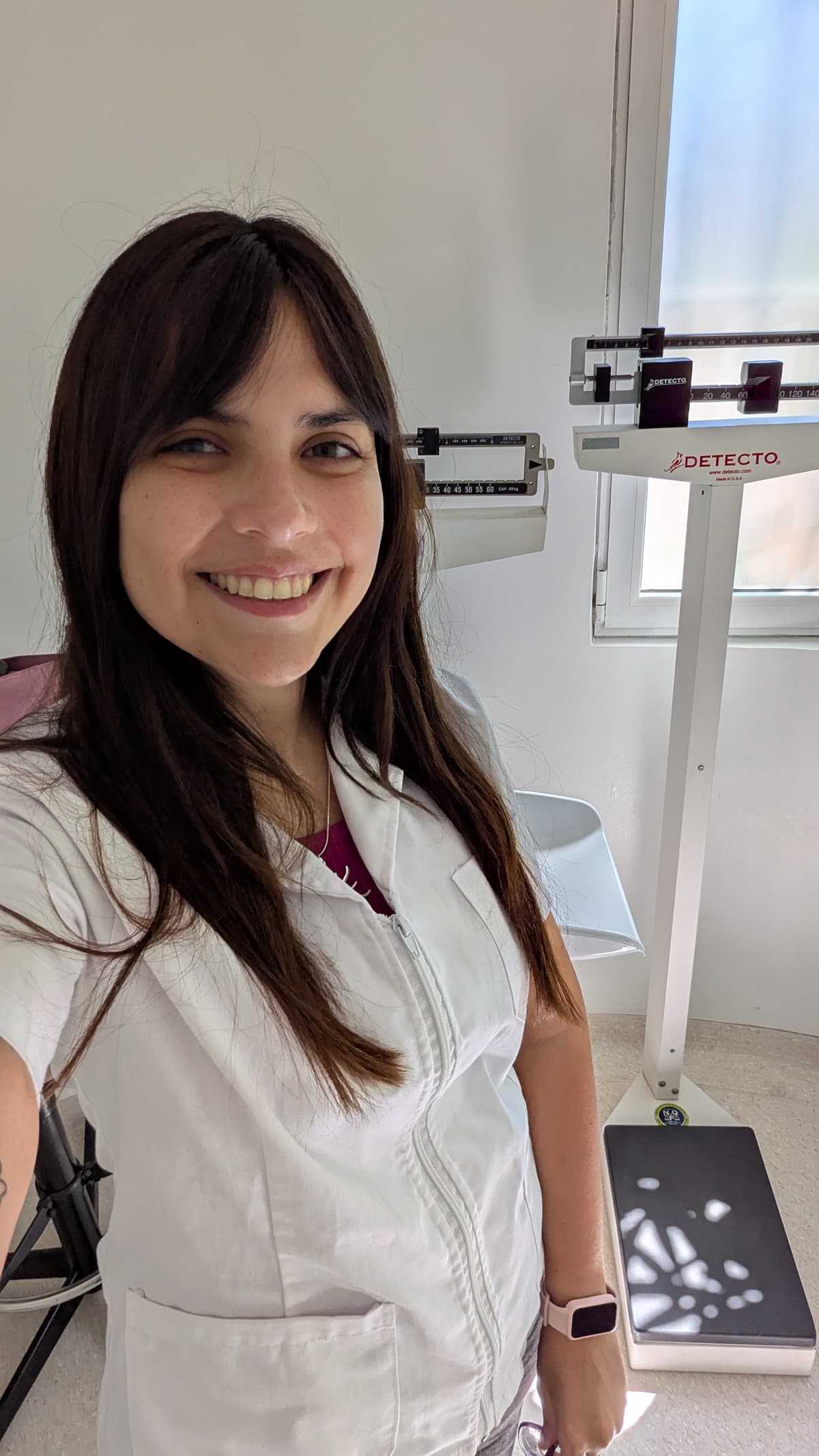 Valentina Rodríguez en su consultorio